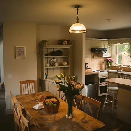 Longford Blue Sky Self Catering בית נופש